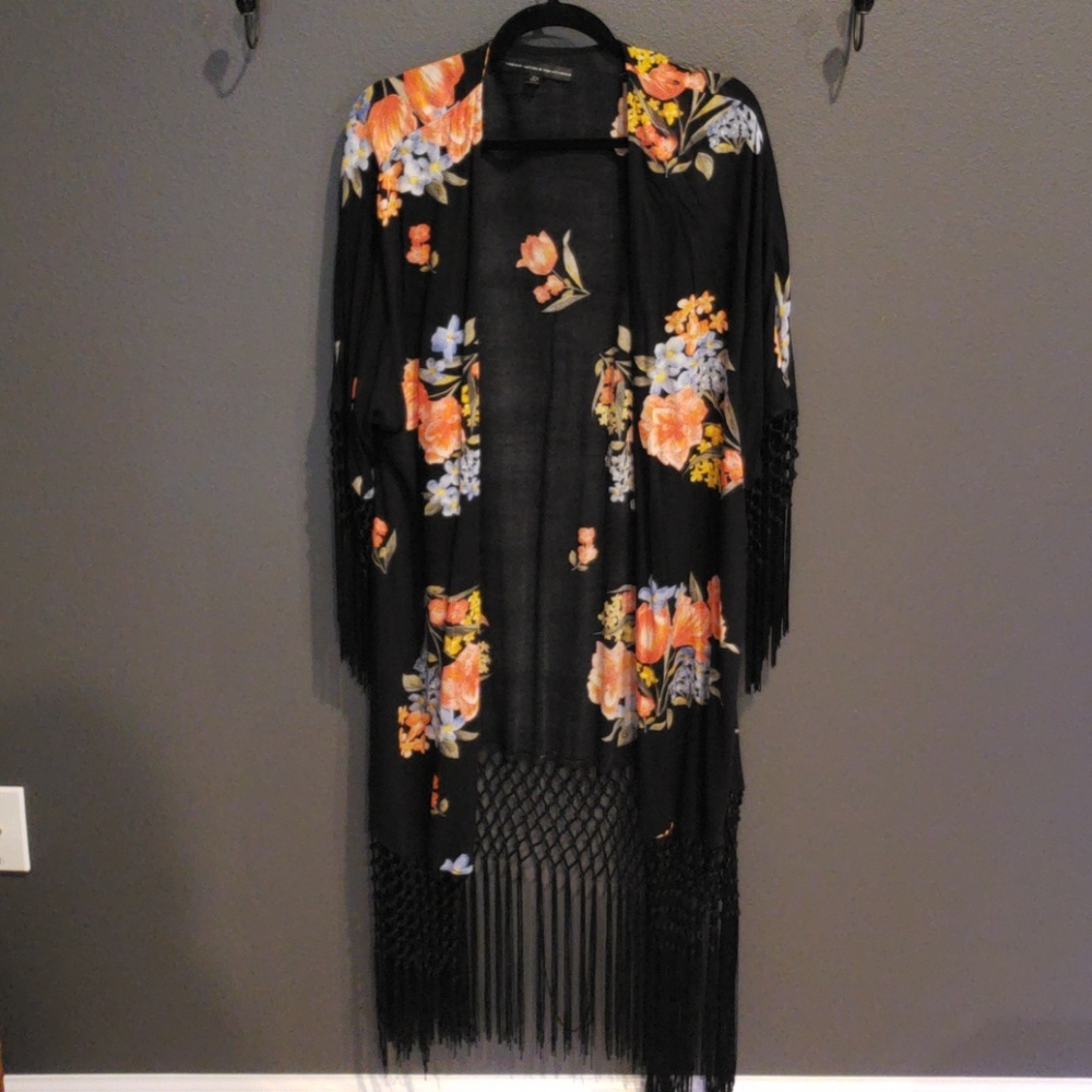 Black and floral drap top
